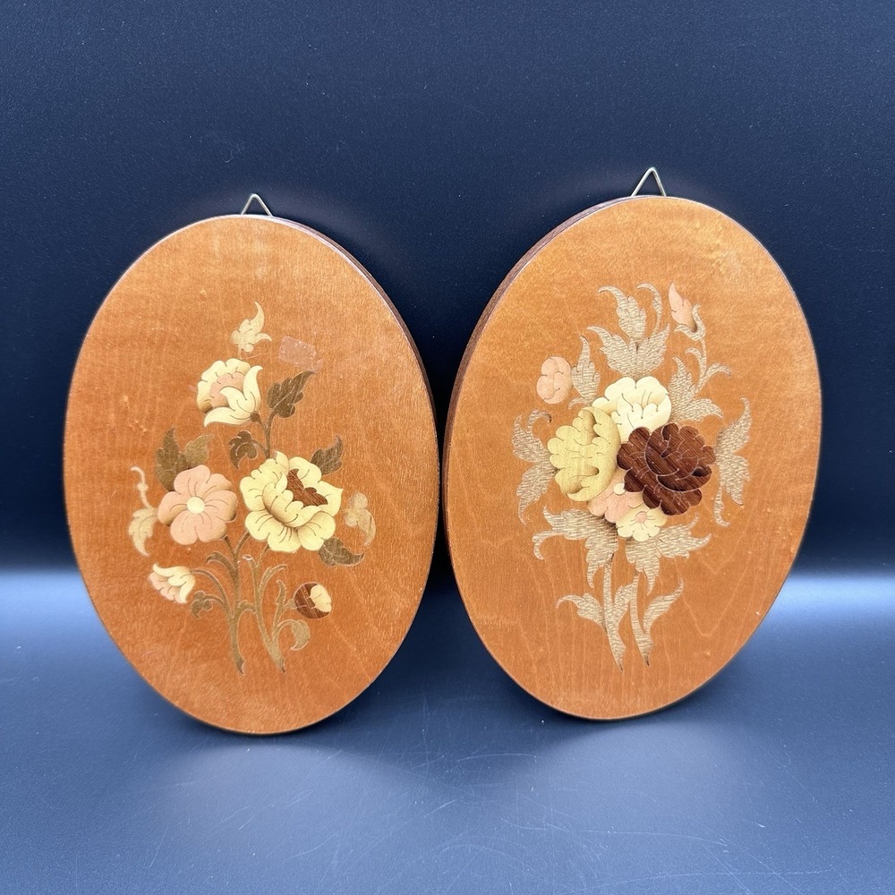 Lot Of 2 VTG Inlaid Floral Wood Art Oval Wall Hanging Plaques